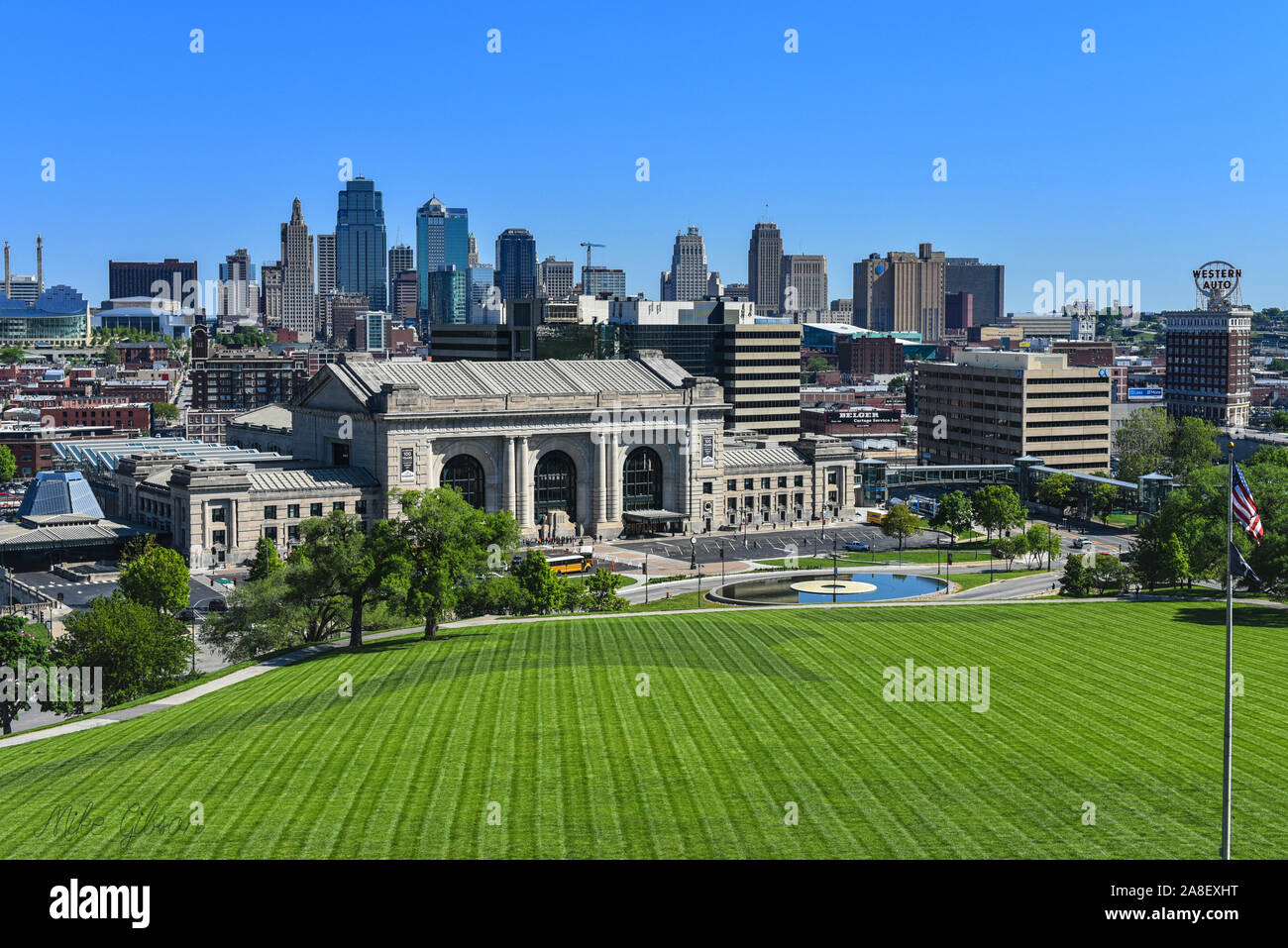 La gare Union, Kansas City with city skyline and park Banque D'Images