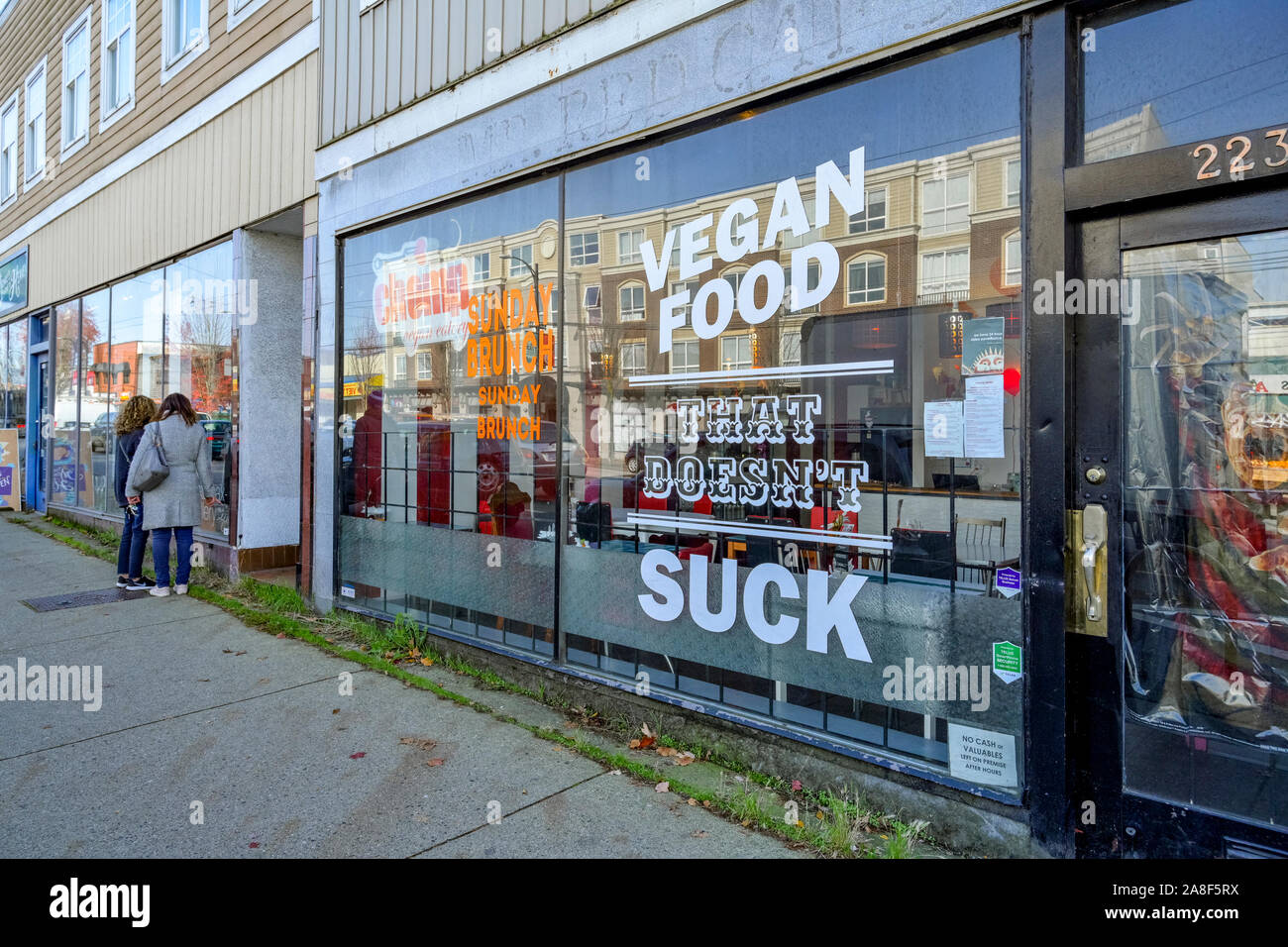 Restaurant végétalien chomp, Hastings Street, East Vancouver, British Columbia, Canada Banque D'Images
