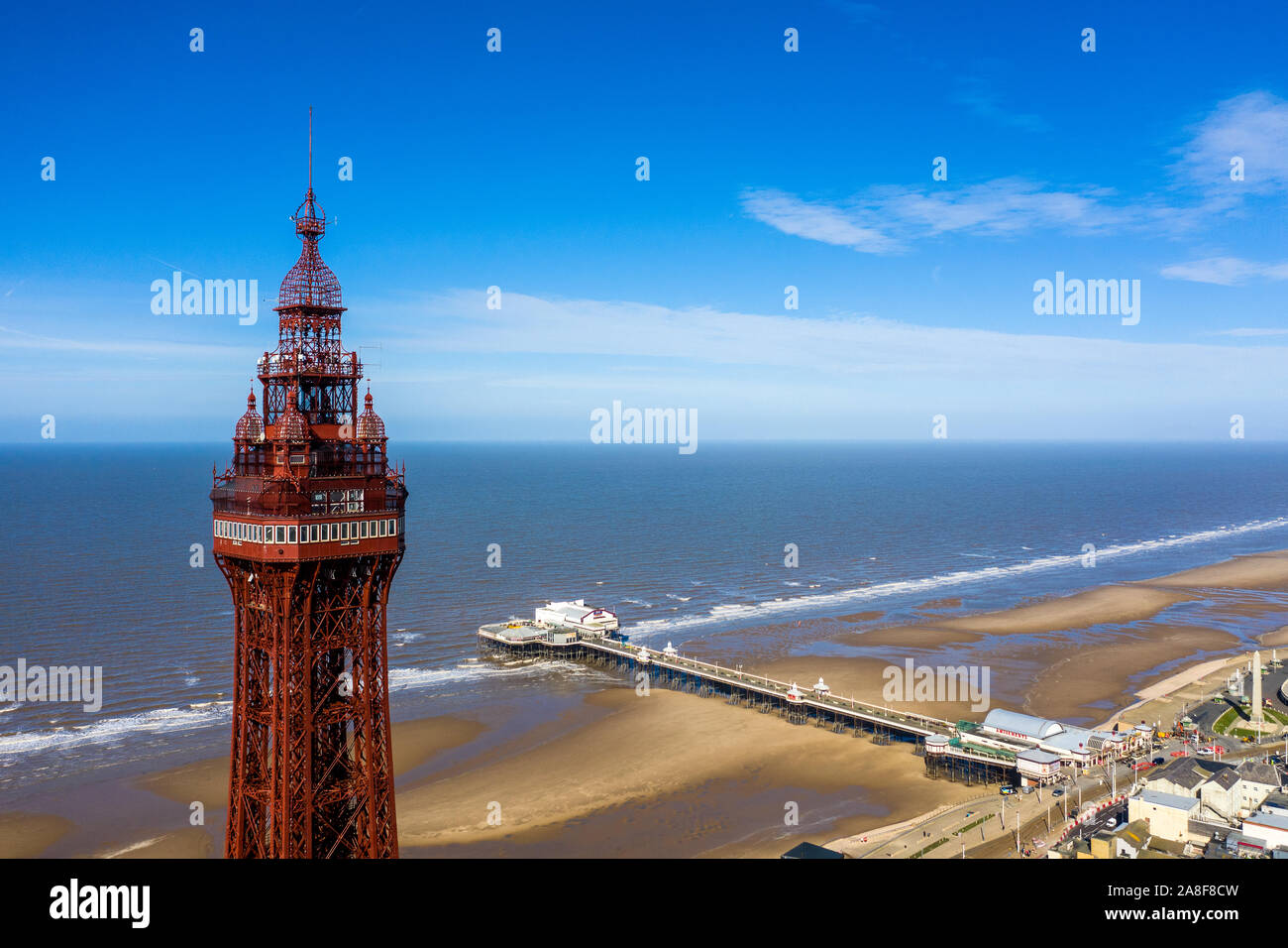 Vues aériennes de la Blackpool Tower dans l'une des stations balnéaires plus grand du Stunnig, paysages de la mer, et lui-même de la ville de Blackpool Banque D'Images