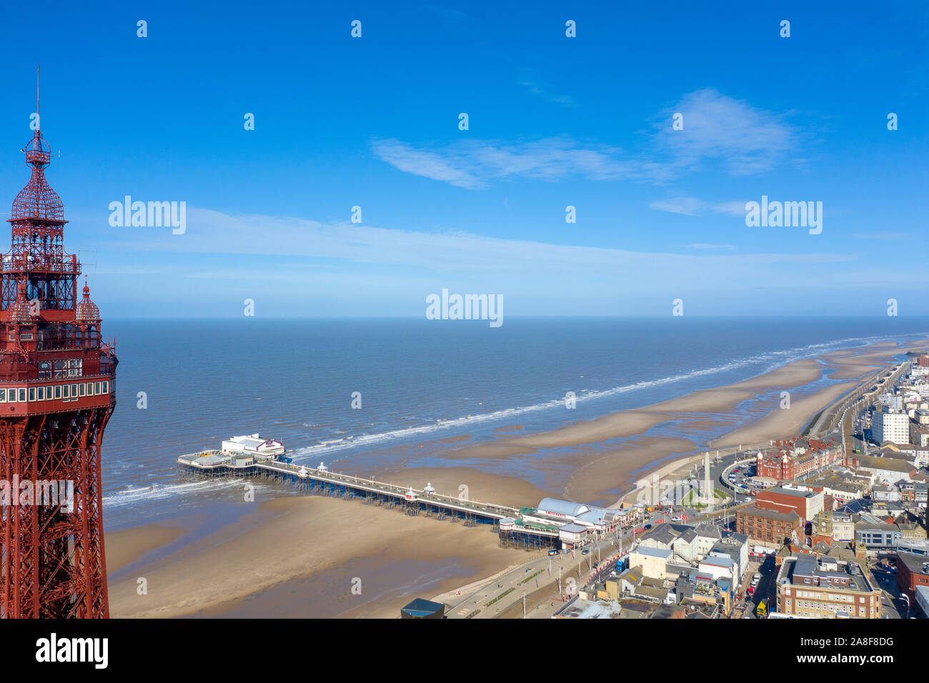 Vues aériennes de la Blackpool Tower dans l'une des stations balnéaires plus grand du Stunnig, paysages de la mer, et lui-même de la ville de Blackpool Banque D'Images