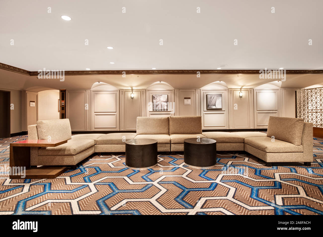 L'hôtel Hilton Chicago Hotel est situé dans le centre-ville sur Michigan Avenue en face de Grant Park. L'un des couloirs de l'hôtel. Banque D'Images