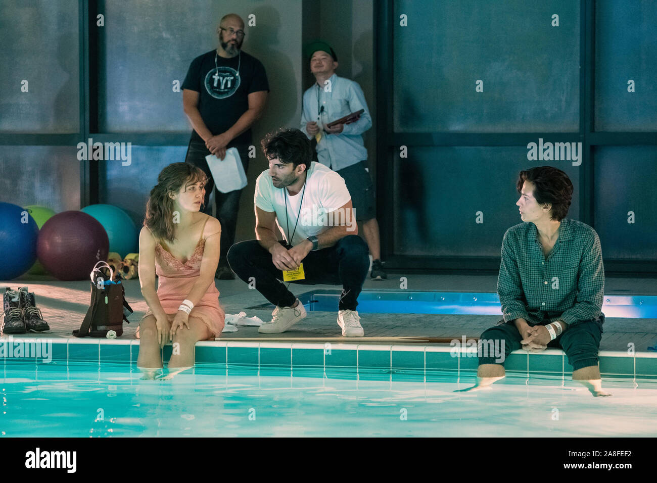 USA. Directeur : Justin Baldoni , Haley Lu Richardson et Cole Sprouse sur l'ensemble de l'©Lionsgate nouveau film : cinq pieds de distance (2019). Résumé : Une paire d'adolescents atteints de maladies graves se rencontrent dans un hôpital et tomber en amour. Ref : CMT106-J4718-100419 fourni par LMKMEDIA. Editorial seulement. Vue Support n'est pas le propriétaire du copyright de ces photos ou film plat mais fournit un service reconnu seulement pour les médias. pictures@lmkmedia.com Banque D'Images