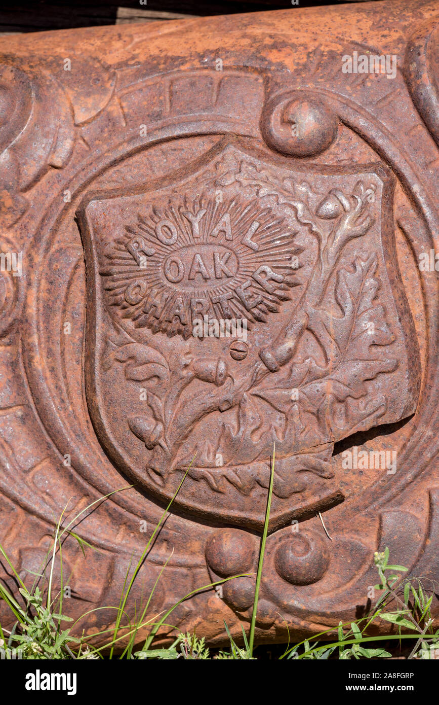 La Royal Oak Charter poêle à bois à l'extérieur de la maison Fred Riddle historique dans l'Est de l'Oregon. Banque D'Images