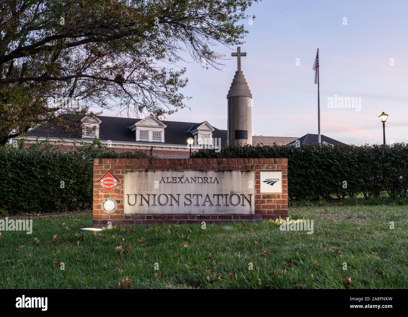 Alexandria, VA - 4 novembre 2019 : Union Station à Alexandrie, l'Amtrak sert le métro et trains express régionaux Virginie Banque D'Images