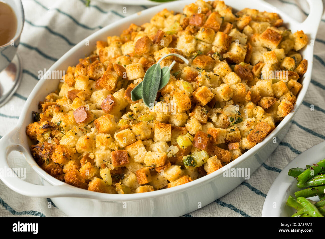 Thanksgiving maison farce et le beurre de sauge vinaigrette Banque D'Images