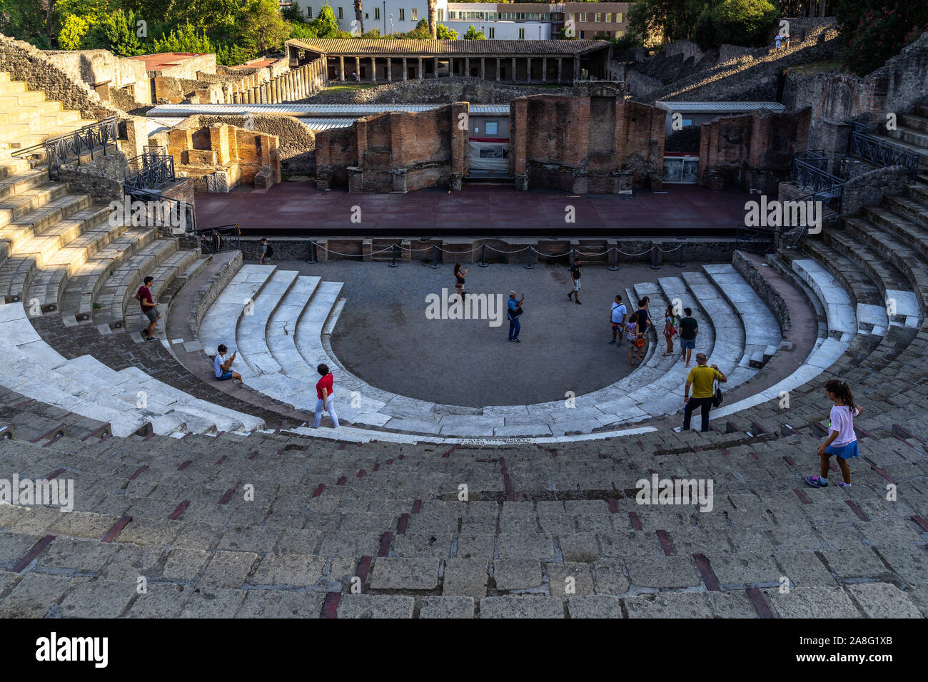 Vue sur le théâtre de l'Odéon à Pompéi ville ancienne. Pompéi, Campanie, Italie, Octobre 2019 Banque D'Images
