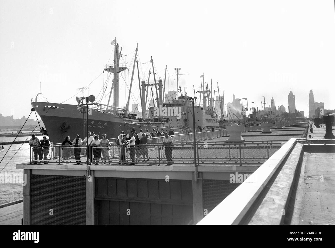 Une nouvelle promenade à Navy Pier à Chicago, ca. 1961. Banque D'Images