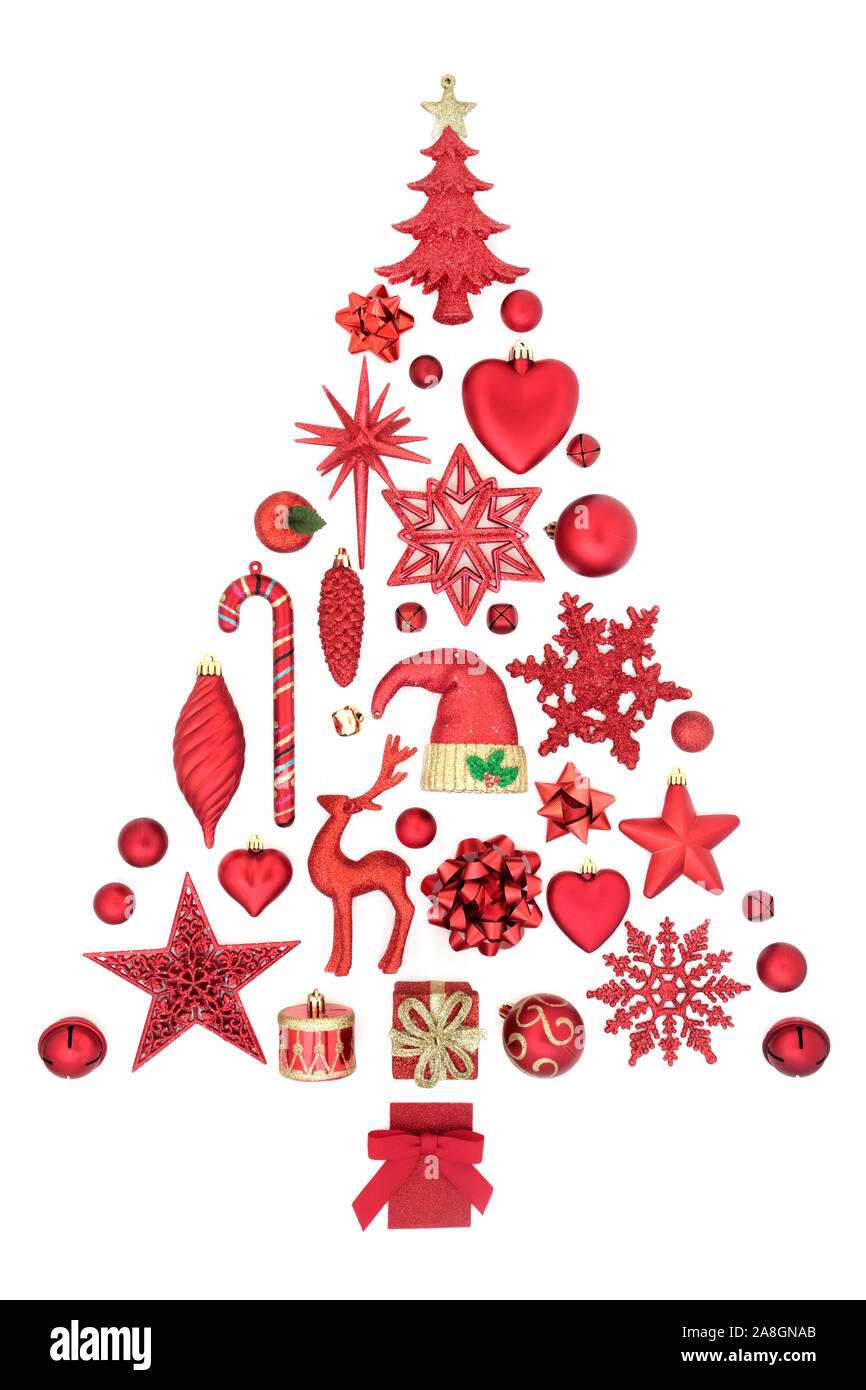 Résumé décoration d'arbre de Noël avec des boules rouges et des ornements sur fond blanc. Thème Traditionnel avec des symboles pour la période des fêtes. Banque D'Images