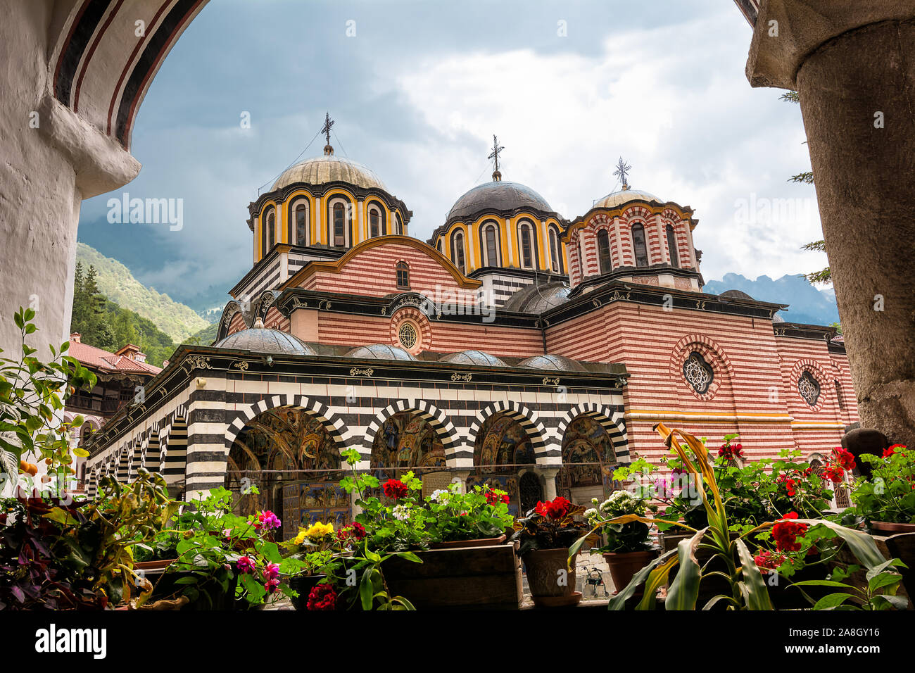 La Bulgarie, Rila - le 23 juin 2019 : Le Monastère de Rila, l'une des principales destinations touristiques et site de l'UNESCO en Bulgarie Banque D'Images