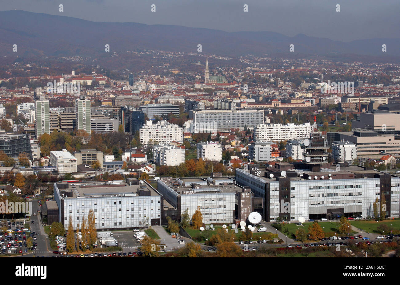 La radio et la télévision nationale croate de construction et la ville de Zagreb dans l'arrière-plan Banque D'Images