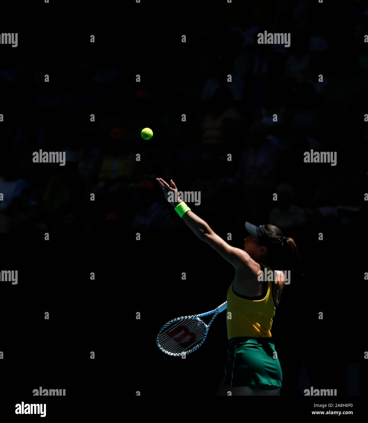 Perth, Australie . 09Th Nov, 2019. 9 novembre 2019 RAC ; Arena, Perth, Australie occidentale, Australie ; Fed Cup par BNP Paribas Tennis Finale, Jour 1, de l'Australie contre la France ; Ajla Tomljanovic sert de l'Australie au cours de son match : Action Crédit Plus Sport Images/Alamy Live News Banque D'Images
