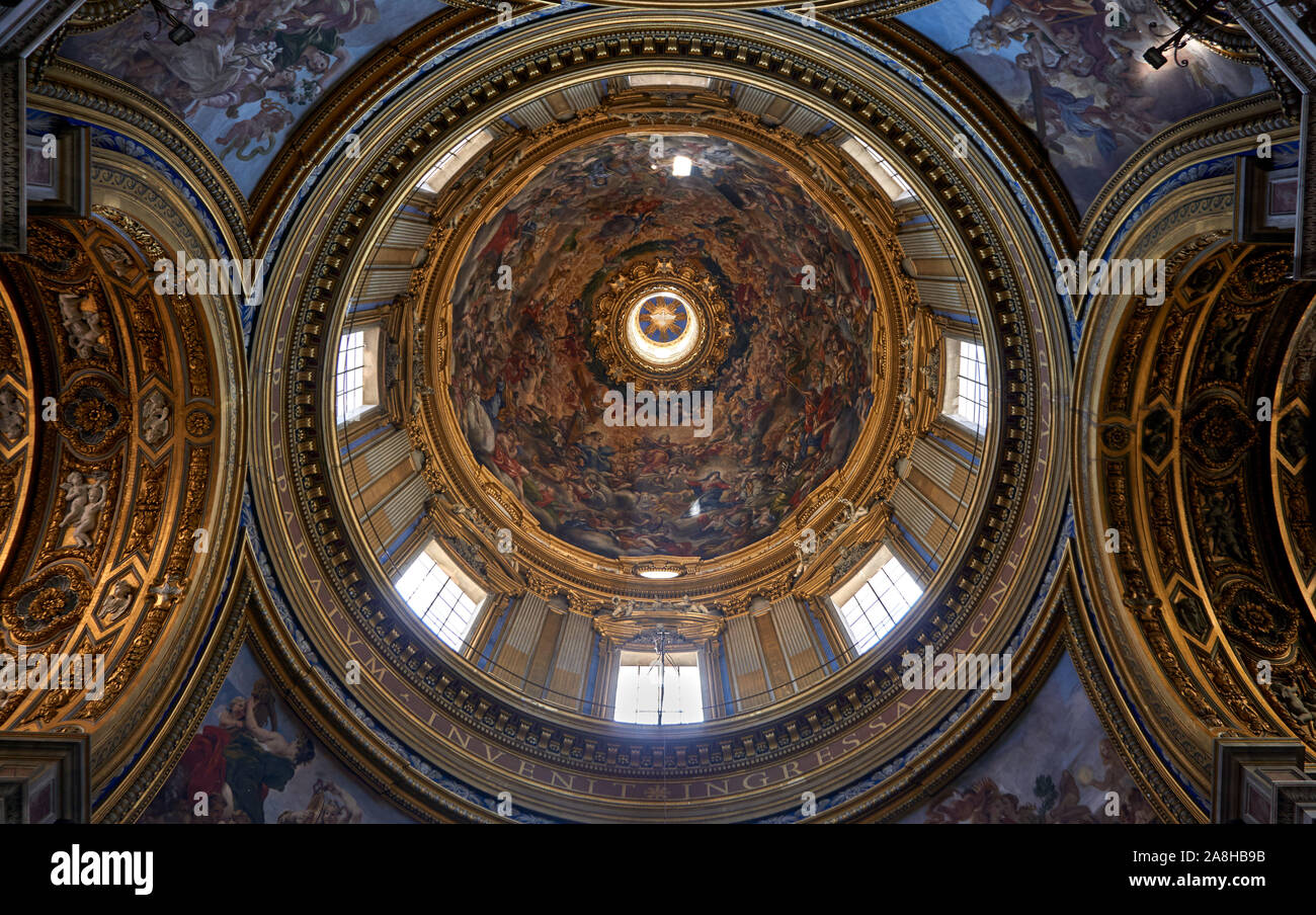 Dôme de Sant'Agnese in Agone Piazza Navona Rome Italie Banque D'Images