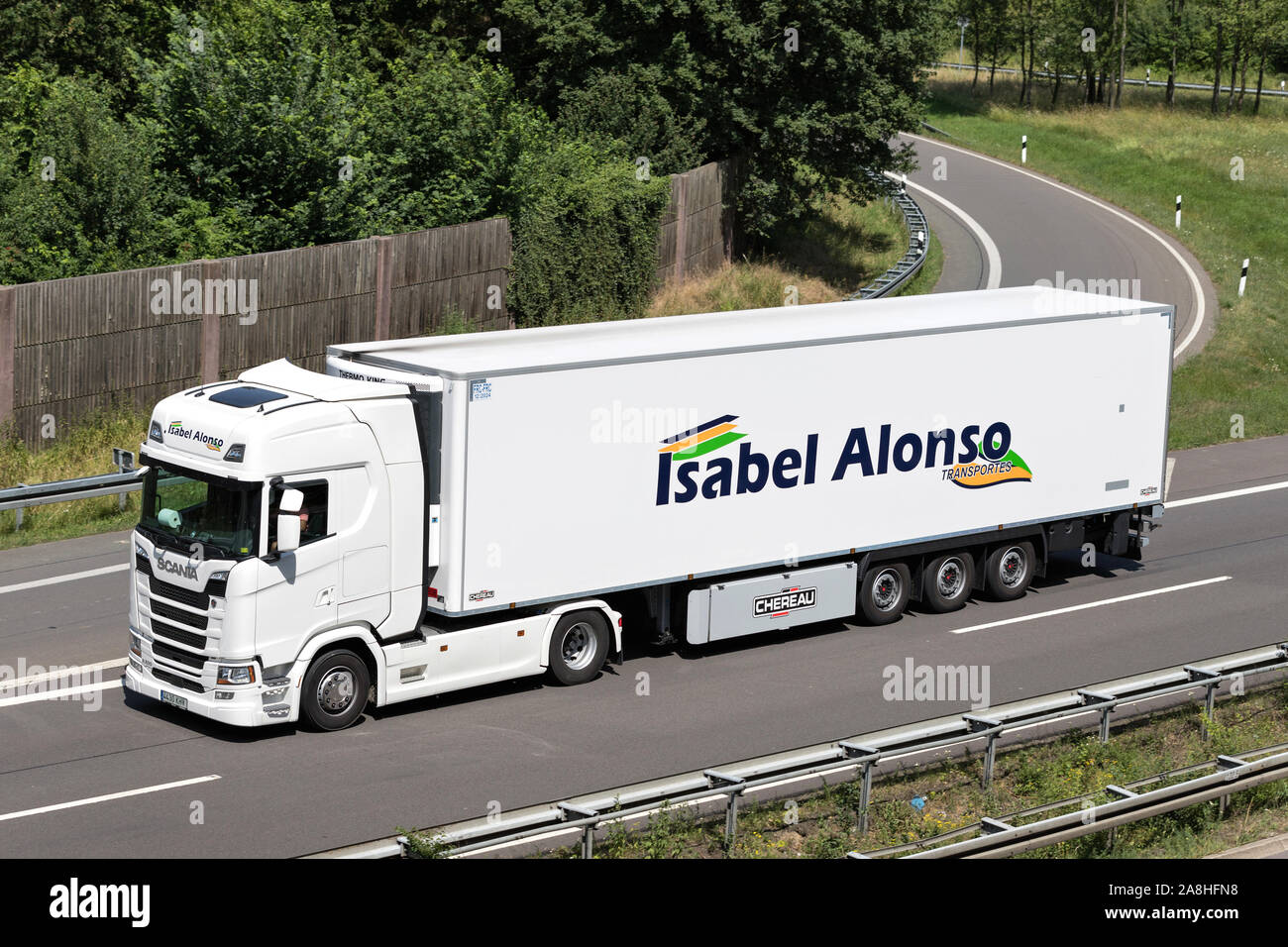 Isabel Alonso Scania camion avec remorque à température contrôlée sur autoroute. Banque D'Images