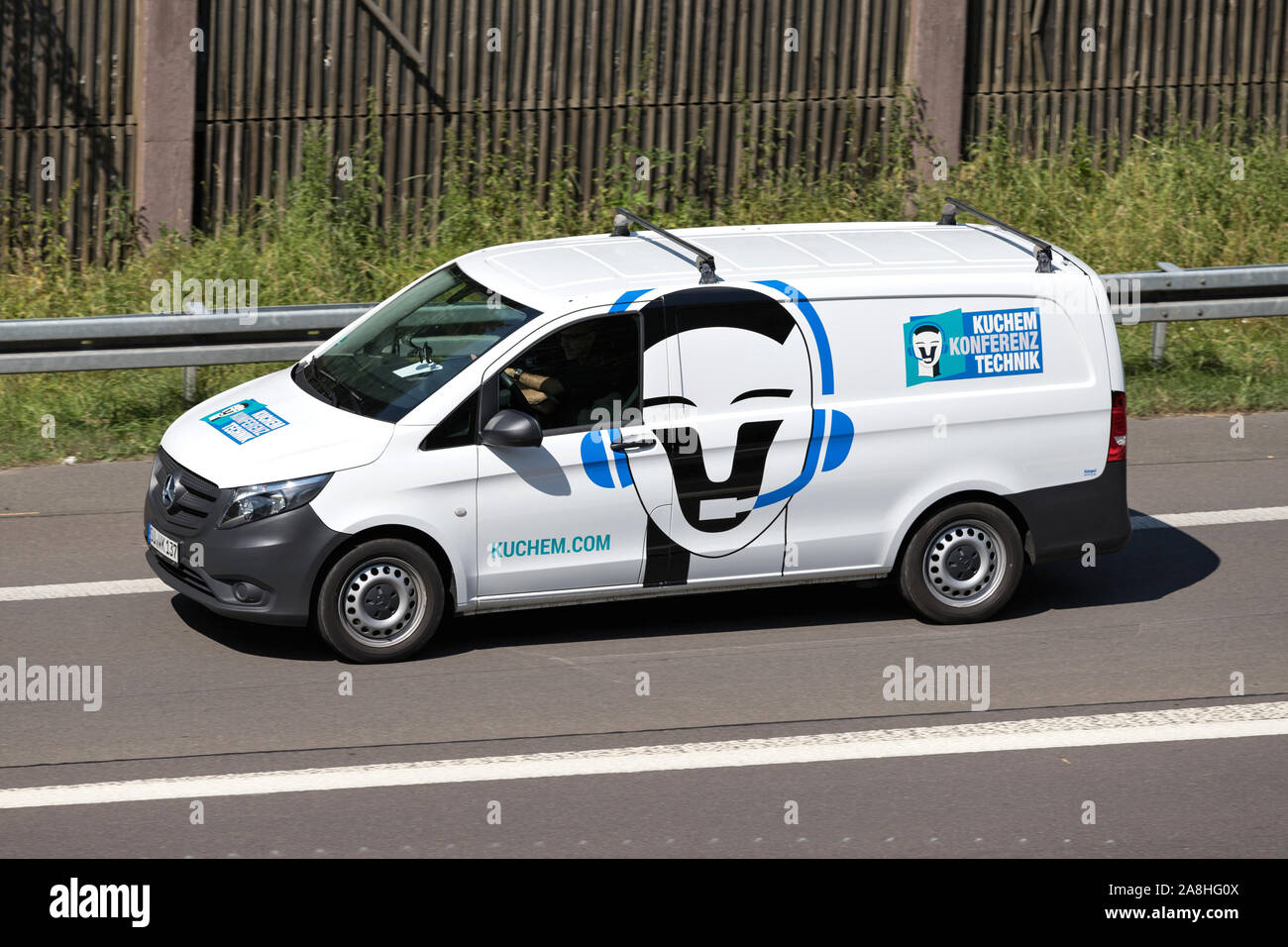 Mercedes-Benz Vito van Kuchem sur autoroute Banque D'Images