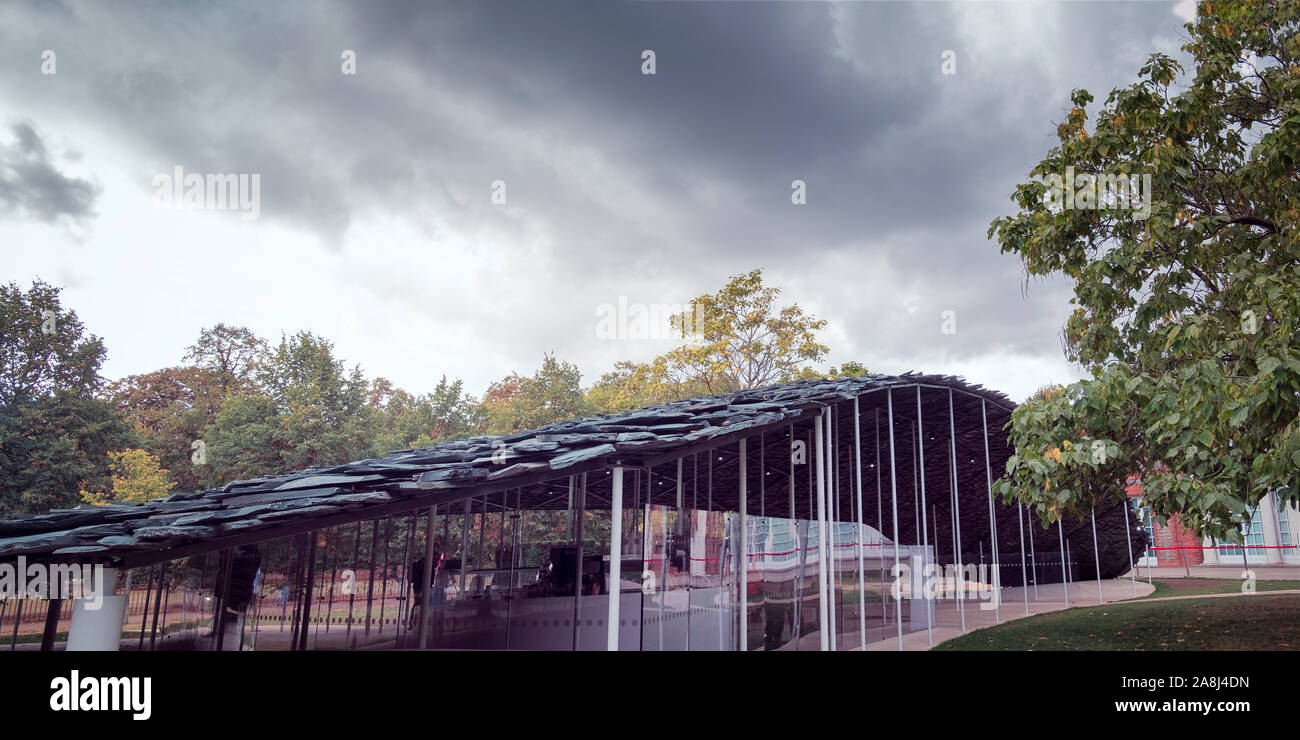 La serpentine Pavilion 2019 conçu par Junja Ishigami, Kensington Gardens, London, UK. Banque D'Images