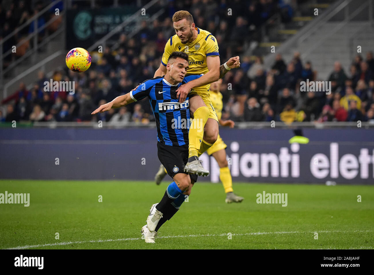 Vérone, Italie. Nov 9, 2019. Martinez de Lautaro Internazionale FC au cours de la Serie A match entre l'Inter Milan et l'Hellas Vérone au Stadio San Siro, Milan, Italie le 9 novembre 2019. Photo par Mattia Ozbot. Credit : UK Sports Photos Ltd/Alamy Live News Banque D'Images