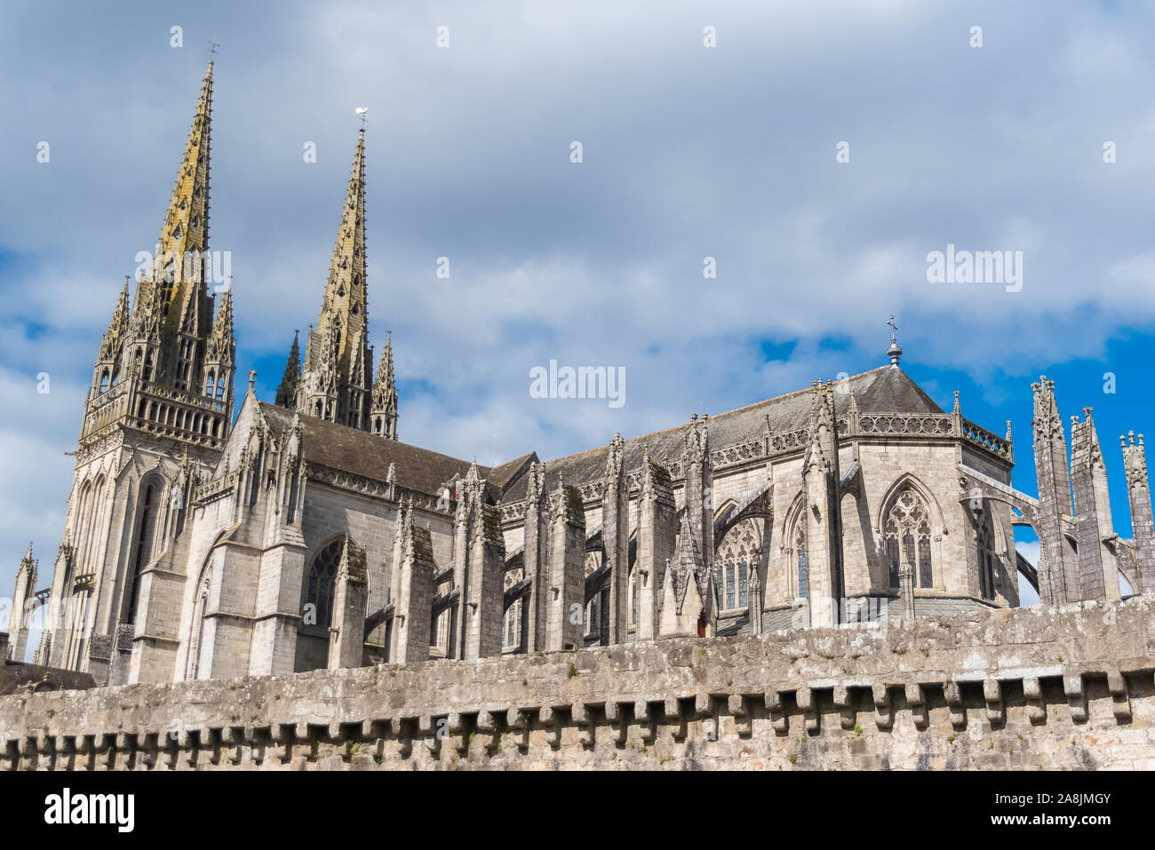 Quimper en Bretagne, la cathédrale Saint-Corentin Banque D'Images