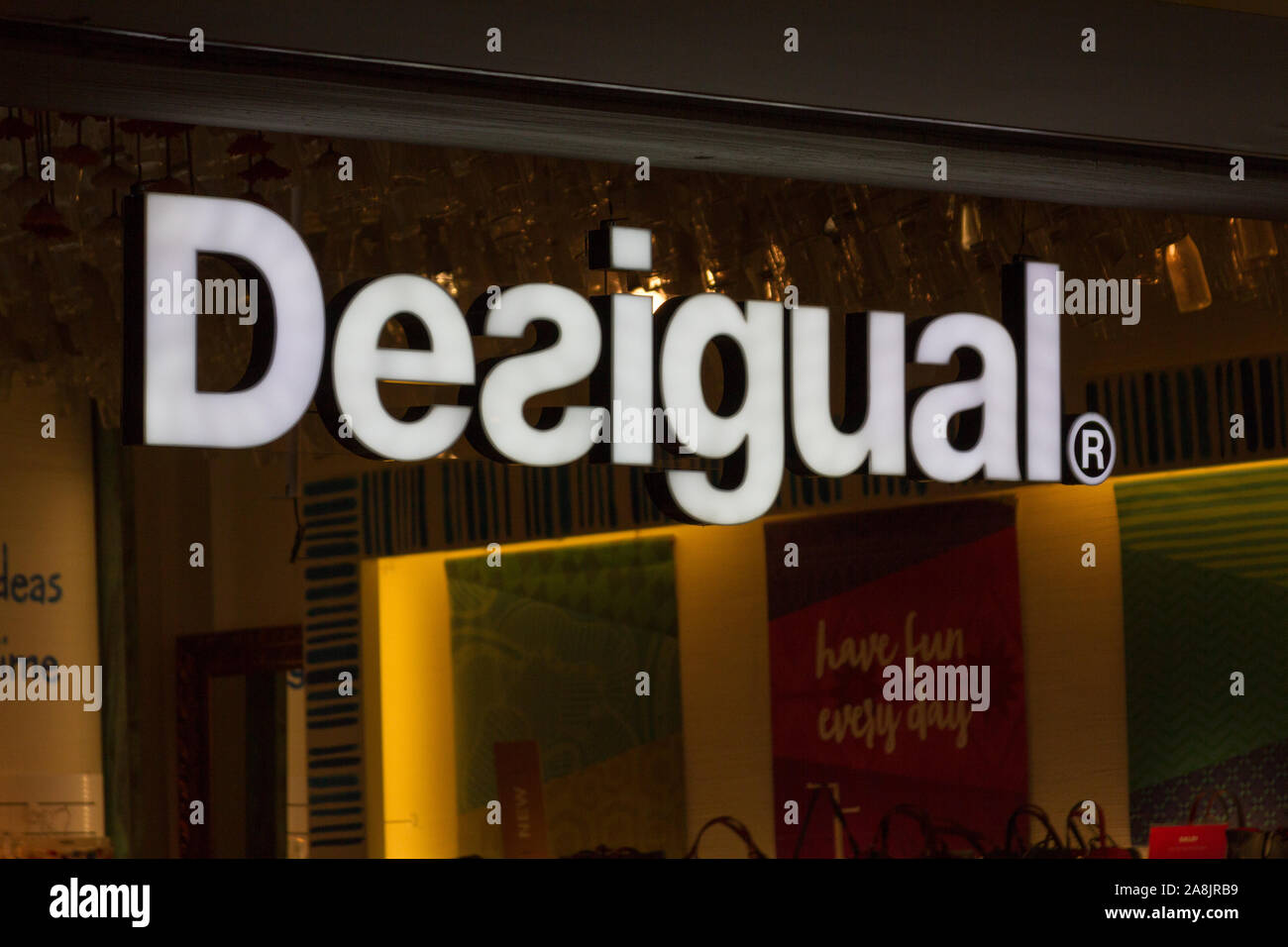 Desigual shop à l'aéroport de Bergamo Milano. Banque D'Images