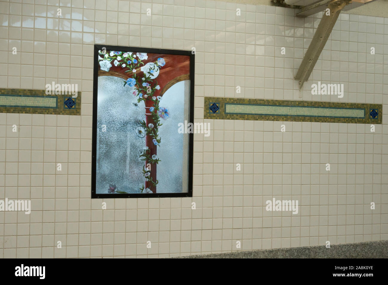 Villa de la station d'art mosaïque par Luisa Caldwell, E. 180 Street Subway Station, le Bronx, NYC Banque D'Images