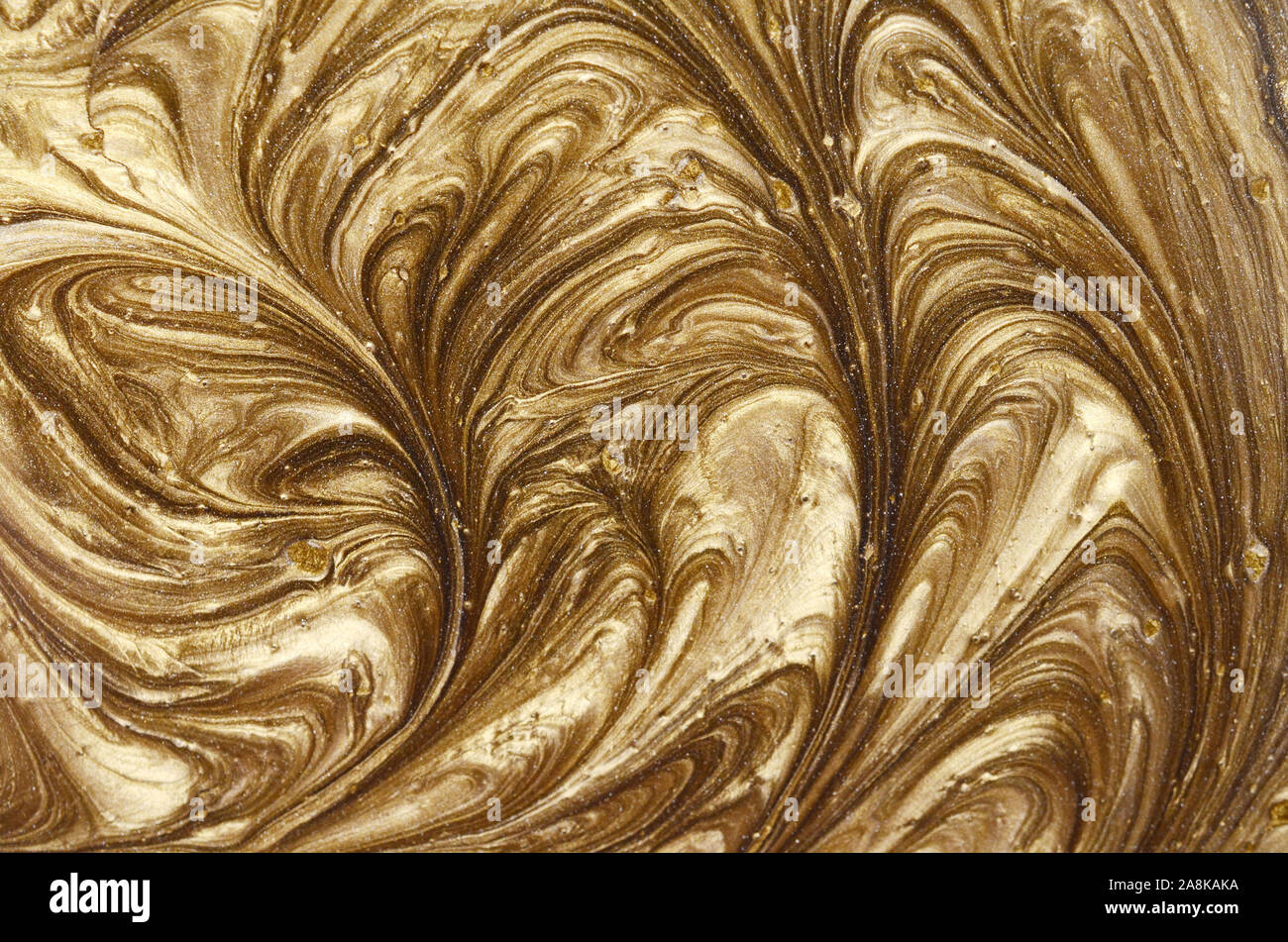 Fond peint. Abstract art émotionnel à l'acrylique liquide d'Or Banque D'Images