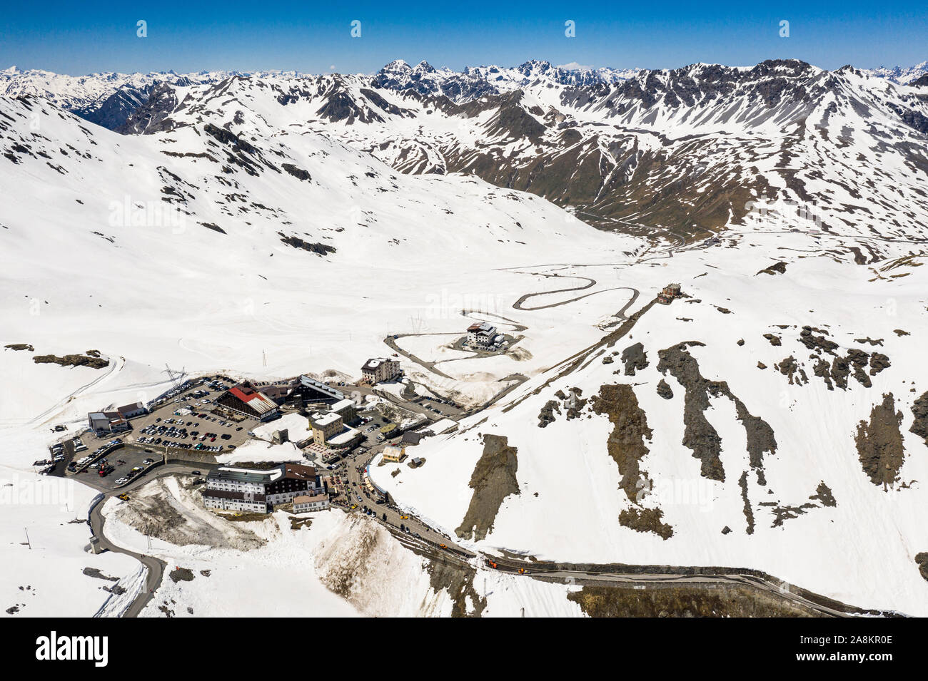 Vue aérienne de la partie supérieure du Stelvio passage alpin dans près de Bormio en Italie du Nord Banque D'Images