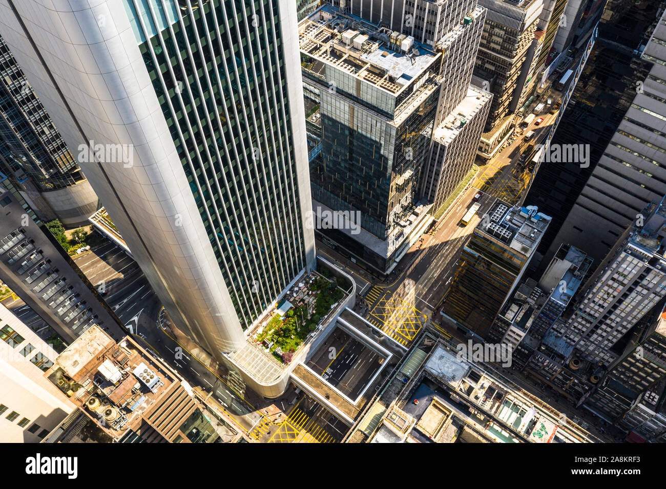 Vue du haut vers le bas de l'île de Hong Kong, quartier central des affaires à Hong Kong Banque D'Images