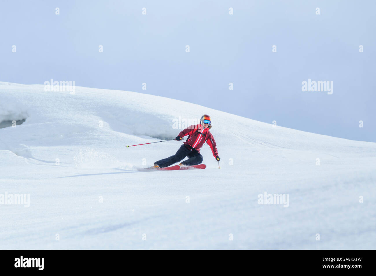 Ski skieur femelle en haute montagne paysage près de Zermatt dans la région du Mont Rose Banque D'Images