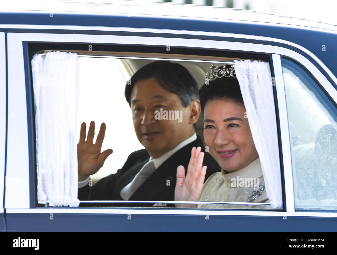 Tokyo, Japon. 10 Nov, 2019. Empereur japonais héritier Naruhito et l'Impératrice Masako quitter le Palais d'Akasaka pour prendre part à une parade dans le centre de Tokyo dans le cadre de la célébration de l'intronisation de l'empereur au début de l'année. Photo prise le dimanche 9 novembre 2019. Photo par : Ramiro Agustin Vargas Tabares Crédit : Ramiro Agustin Vargas Tabares/ZUMA/Alamy Fil Live News Banque D'Images