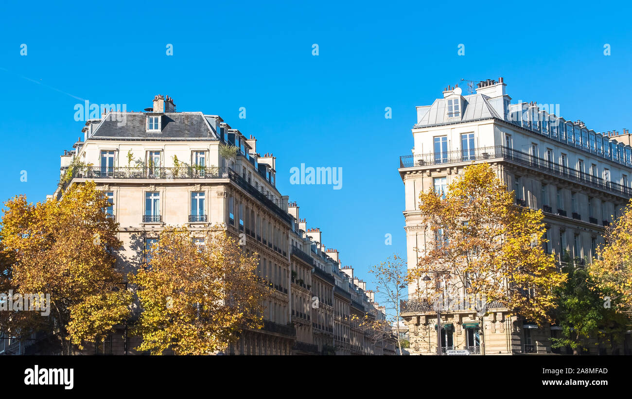 Paris, beaux bâtiments Haussmann dans un quartier chic de la capitale, panorama Banque D'Images