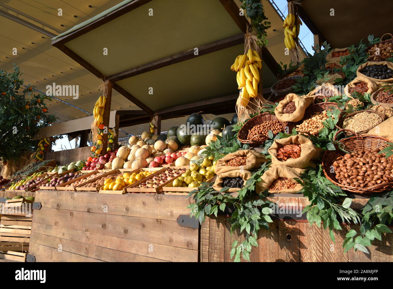Milan/Italie - le 26 octobre 2015 : l'Imitation de l'italien traditionnel de l'agriculteur du marché local par Dante Ferretti à l'EXPO Milano 2015. Banque D'Images