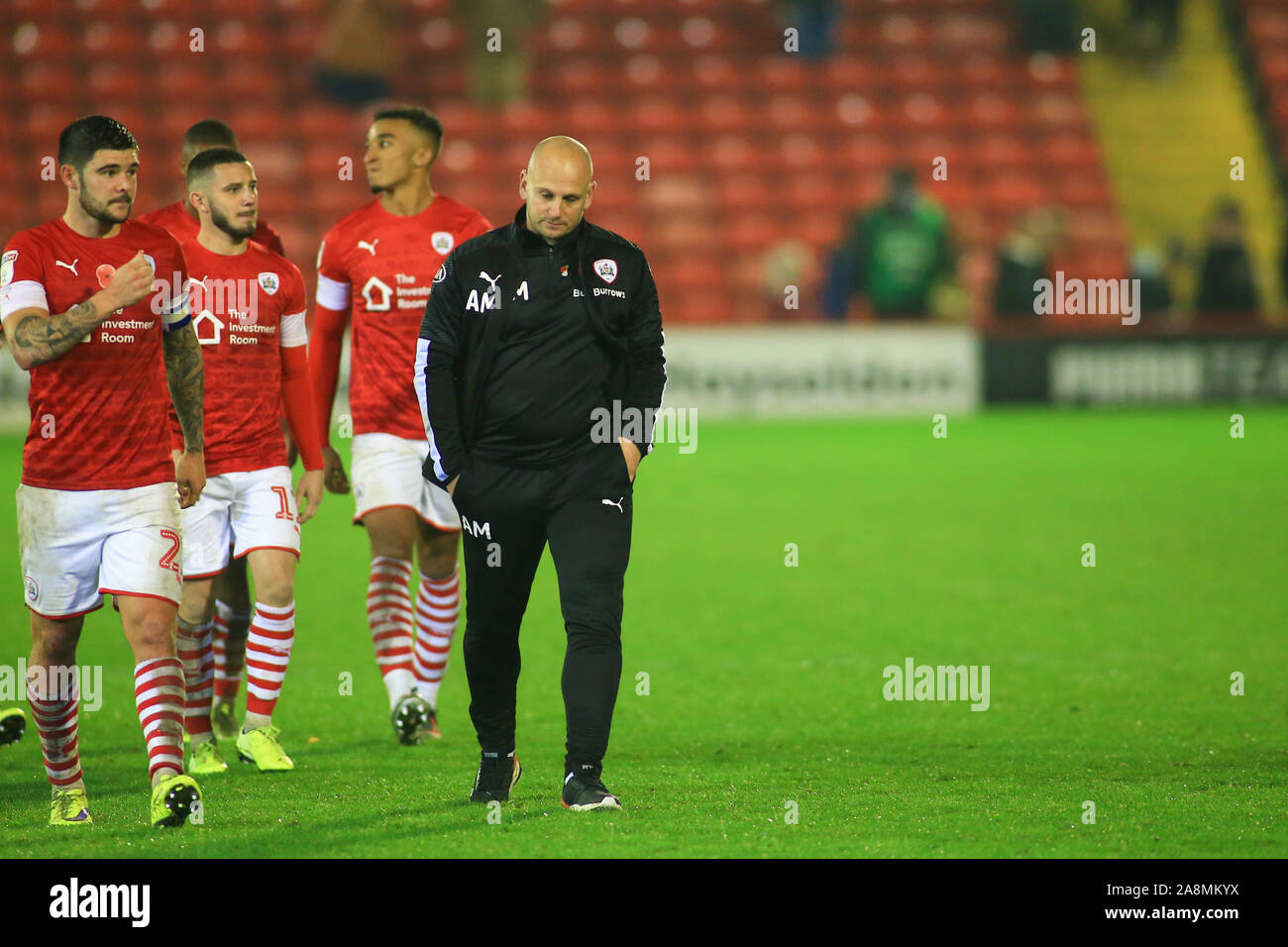 1er novembre 2019, Oakwell, Barnsley, Angleterre ; Sky Bet Championship, Barnsley v Bristol City : Adam Murray Gestionnaire intérimaire de Barnsley FC mène son côté spectaculaire après un égaliseur de dernière minute : Crédit Craig Milner/News Images Banque D'Images