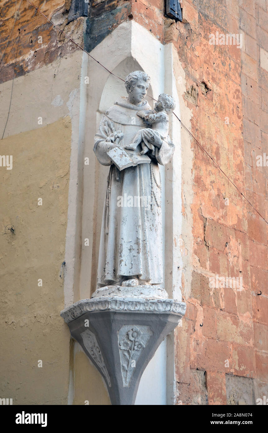 Statue sur un coin de rue, La Valette Banque D'Images