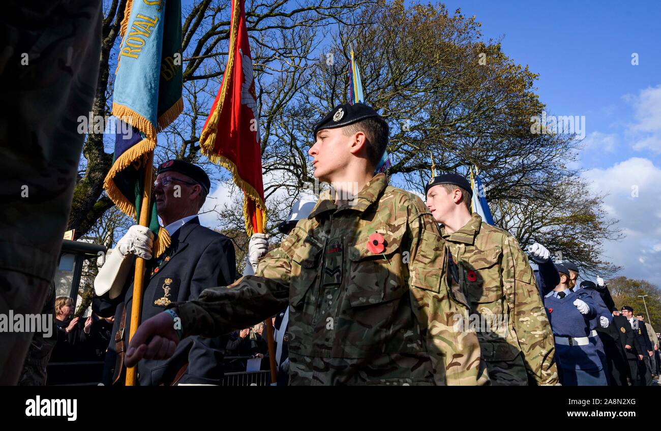 Brighton UK 10 novembre 2019 - les cadets de l'Armée de rejoindre les milliers de prendre part à l'acte de commémoration publique tenue à Brighton Monument commémoratif de guerre du Canada par un défilé et une cérémonie de dépôt de gerbes Crédit : Simon Dack / Alamy Live News Banque D'Images