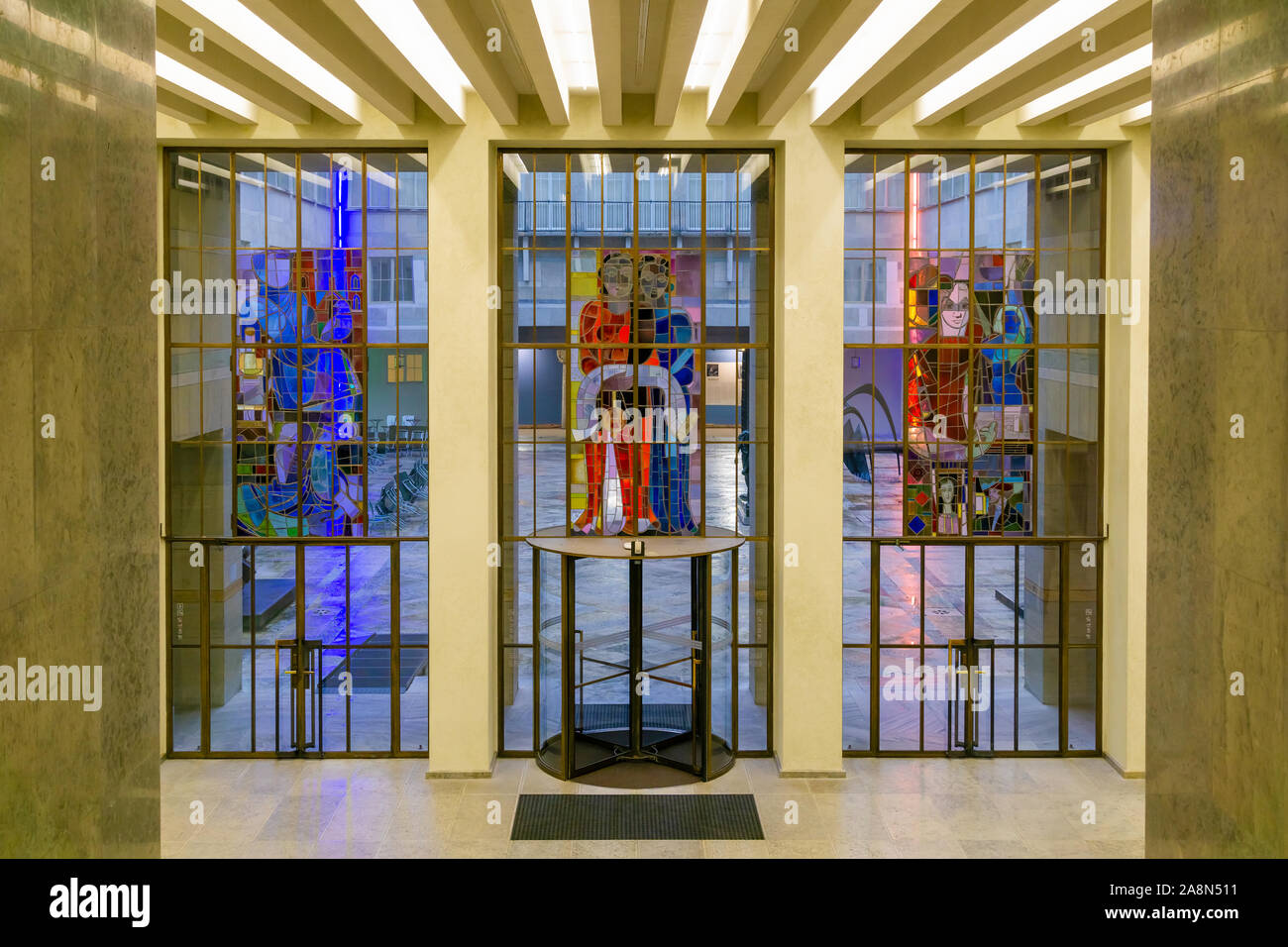Le Kunstmuseum de Bâle, le Musée des Arts, Hall d'entrée intérieur, Hauptbau building, architecture moderniste conservateur, Suisse. Banque D'Images
