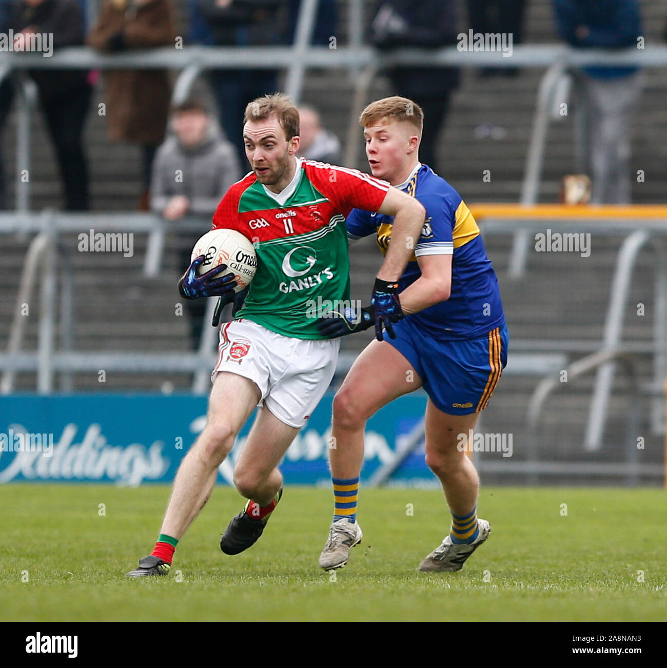 Westmeath, Irlande. 10 Nov, 2019. 10 novembre 2019 TEC ; Cuscack Mulingar, Parc, Westmeath, Irlande ; l'AIB Leinster Senior Championnat du club de football, le football gaélique, Garrycastle ; Ratoath versus Eoin Monaghan (Garrycastle) extrait passé Luc Newe Ratoath () - usage éditorial : Action Crédit Plus Sport Images/Alamy Live News Banque D'Images