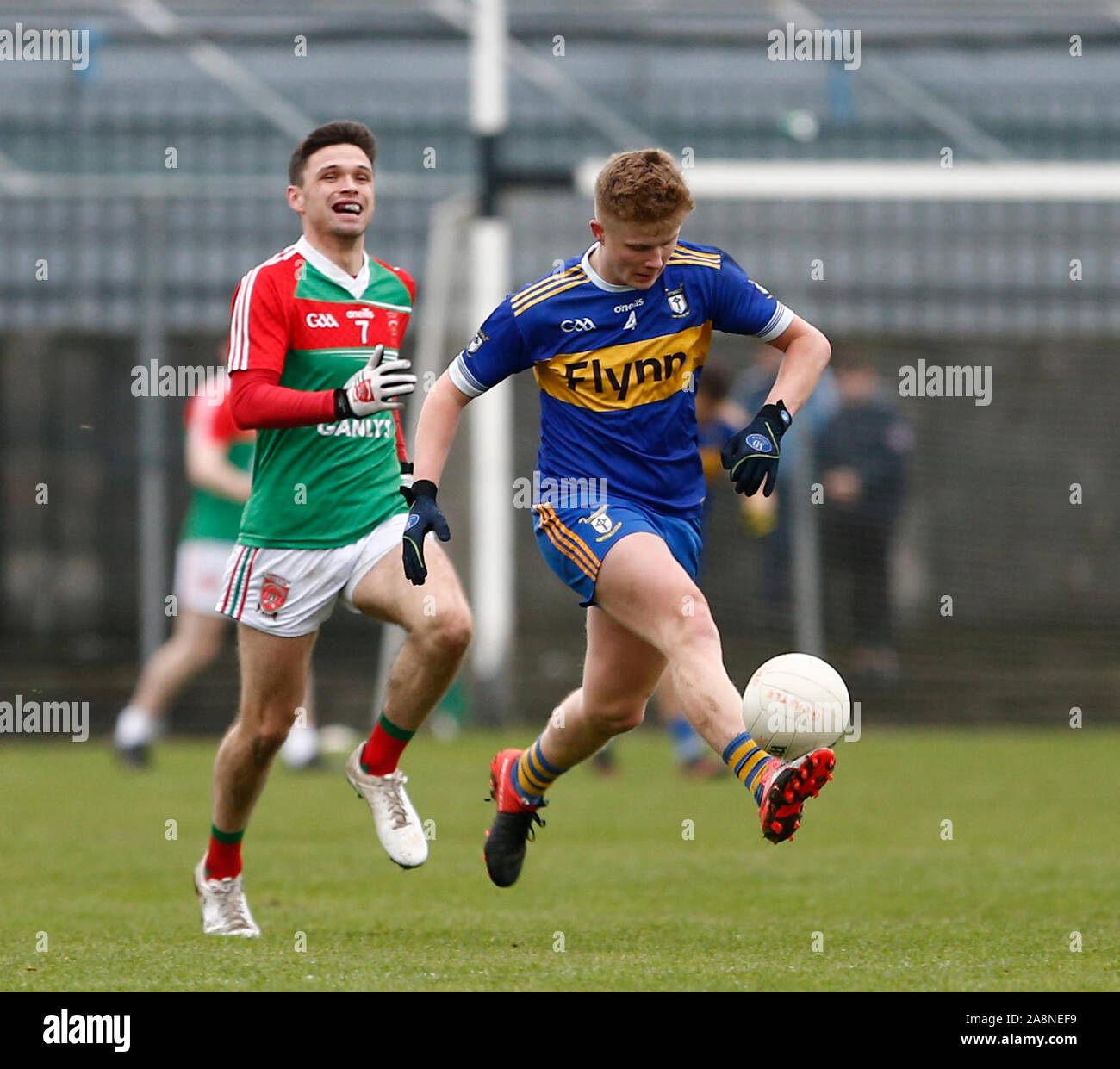 Westmeath, Irlande. 10 Nov, 2019. 10 novembre 2019 TEC ; Cuscack Mulingar, Parc, Westmeath, Irlande ; l'AIB Leinster Senior Championnat du club de football, le football gaélique, Garrycastle Ratoath versus ; Luc Newe porte le ballon en avant pour un usage éditorial - Ratoath : Action Crédit Plus Sport Images/Alamy Live News Banque D'Images