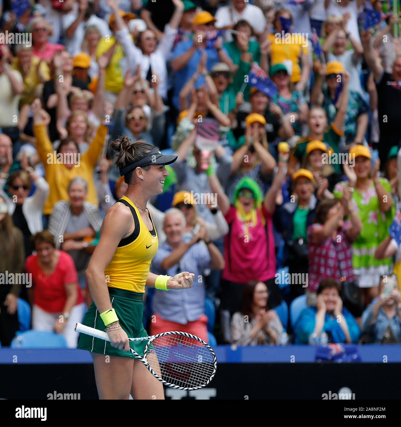 Perth, Australie. 10 Nov, 2019. 10 novembre 2019 RAC ; Arena, Perth, Australie occidentale, Australie ; Fed Cup par BNP Paribas Tennis finale, l'Australie contre la France ; Ajla Tomljanovic de l'Australie célèbre sa victoire match contre Pauline Parmentier de France Crédit : utilisation éditoriale Plus Sport Action Images/Alamy Live News Banque D'Images