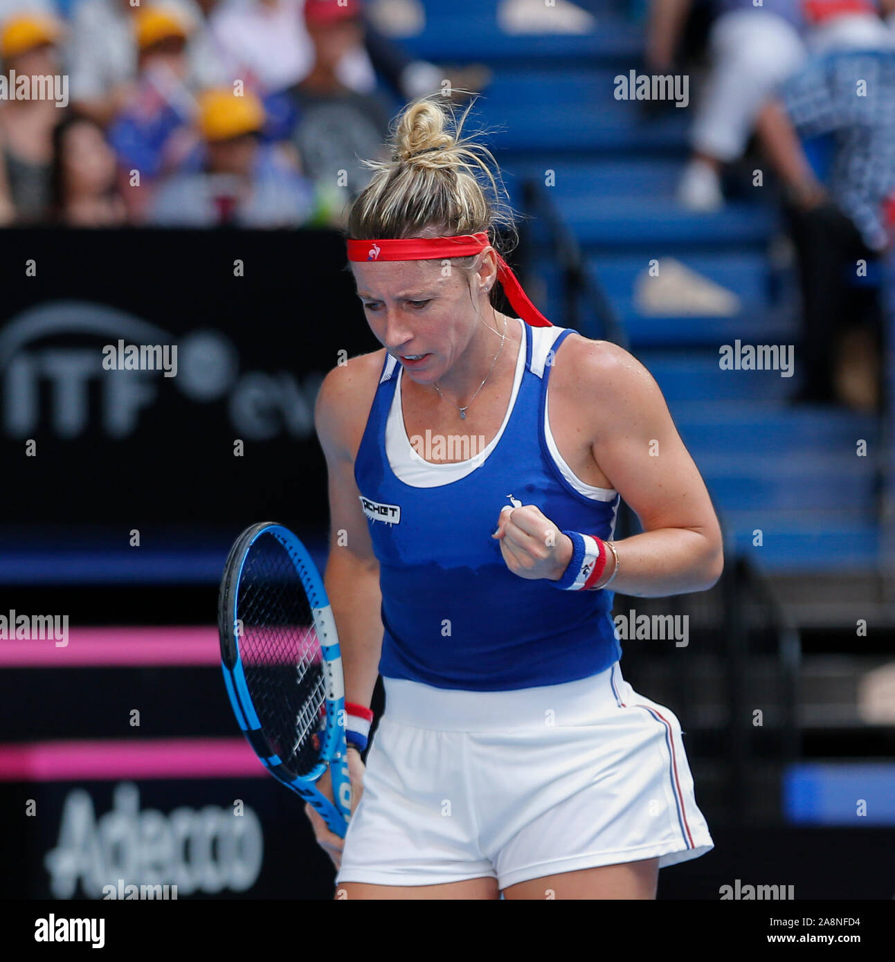 Perth, Australie. 10 Nov, 2019. 10 novembre 2019 RAC ; Arena, Perth, Australie occidentale, Australie ; Fed Cup par BNP Paribas Tennis finale, l'Australie contre la France ; Pauline Parmentier de France réagit à gagner un point contre Ajla Tomljanovic utilisation éditoriale de l'Australie : L'action de Crédit Plus Sport Images/Alamy Live News Banque D'Images