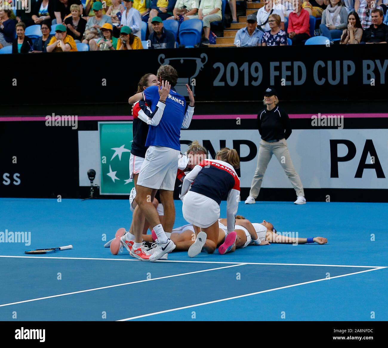 Perth, Australie. 10 Nov, 2019. 10 novembre 2019 RAC ; Arena, Perth, Australie occidentale, Australie ; Fed Cup par BNP Paribas Tennis finale, l'Australie et la France ; la France l'équipe de célébrer l'obtention de la Fed Cup contre l'Australie : Action Crédit utilisation éditoriale Plus Sport Images/Alamy Live News Banque D'Images