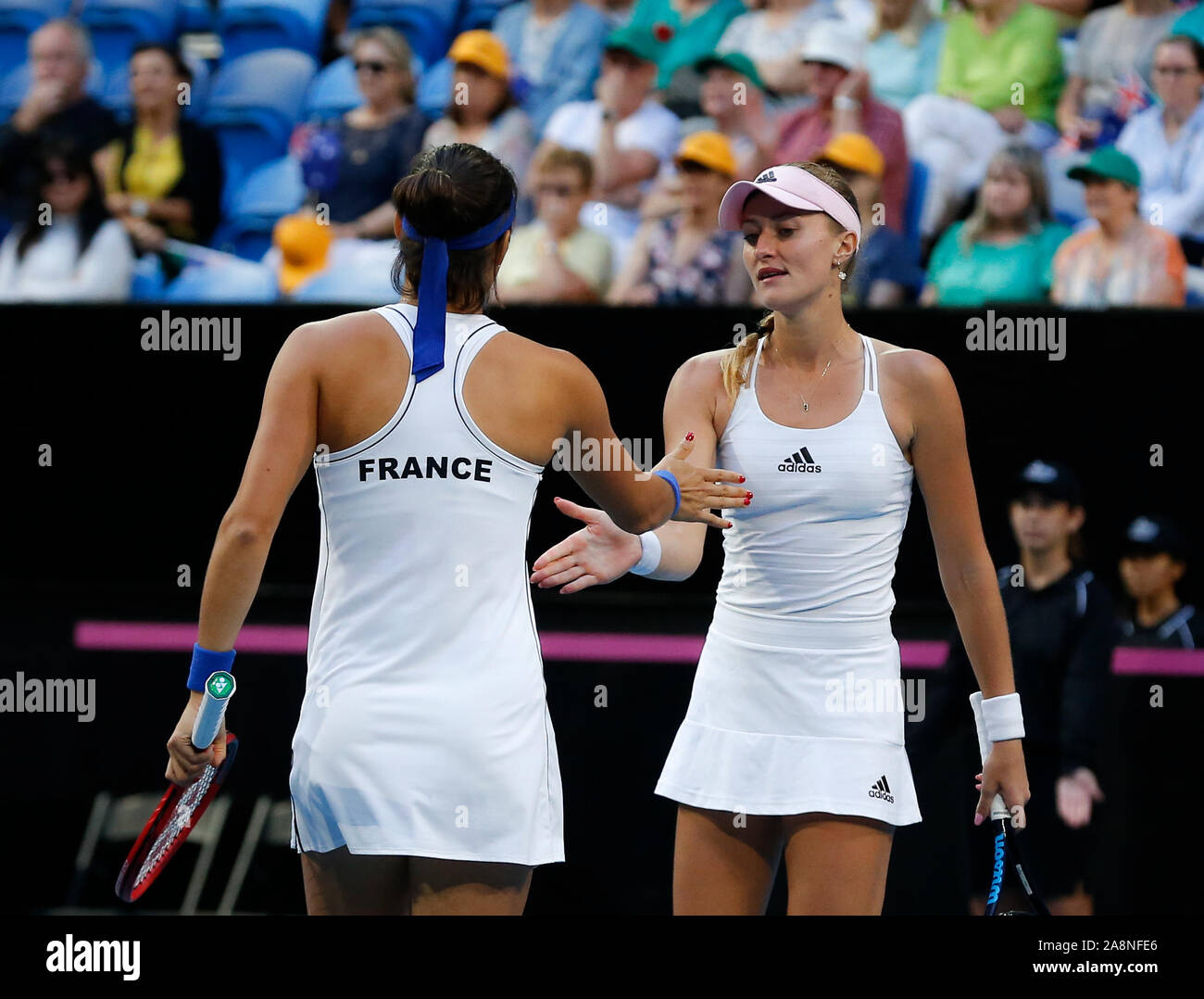 Perth, Australie. 10 Nov, 2019. 10 novembre 2019 RAC ; Arena, Perth, Australie occidentale, Australie ; Fed Cup par BNP Paribas Tennis finale, l'Australie contre la France ; Kristina Mladenivic et Caroline Garcia, de la France au cours de l'utilisation éditoriale en compétition contre l'Australie : L'action de Crédit Plus Sport Images/Alamy Live News Banque D'Images