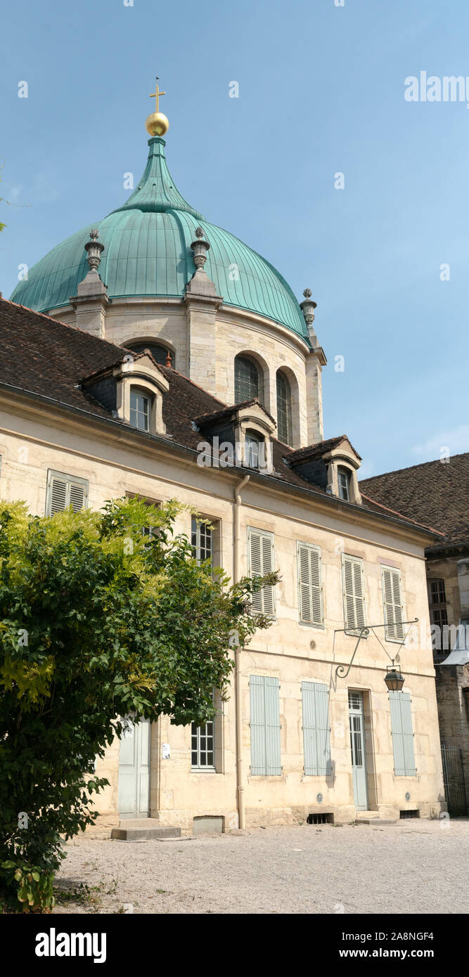 Dijon, Bourgogne / France - 27 août 2019 : vue extérieure du Musée de la Vie Bourguignonne ou Musée de la Vie Bourguignonne à Dijon Banque D'Images