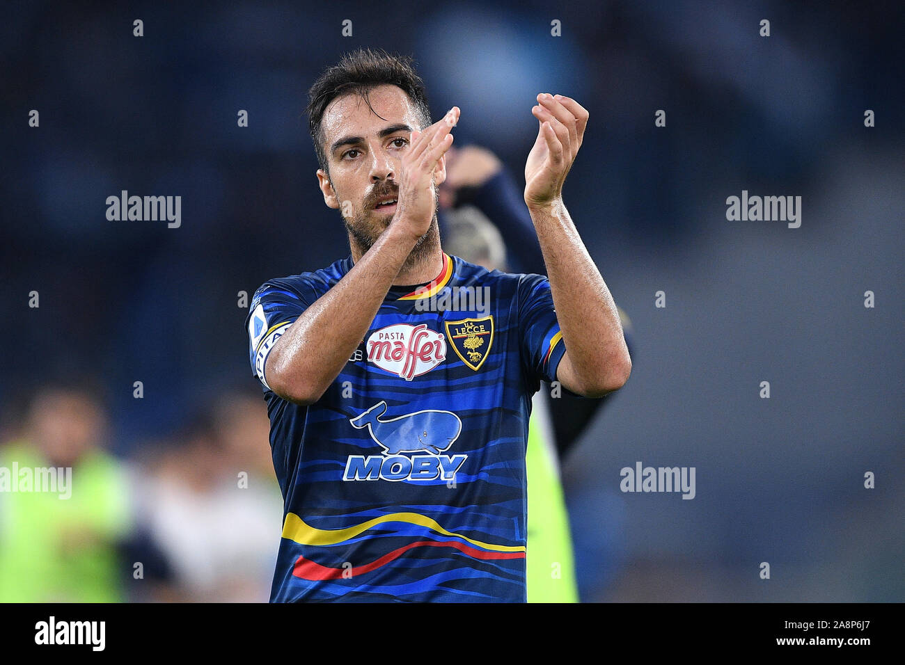 Rome, Italie. 10 Nov, 2019. Marco Mancosu de US Lecce accueille ses partisans à la fin de la série une correspondance entre le Latium et de Lecce au Stadio Olimpico, Rome, Italie le 10 novembre 2019. Photo par Giuseppe maffia. Credit : UK Sports Photos Ltd/Alamy Live News Banque D'Images