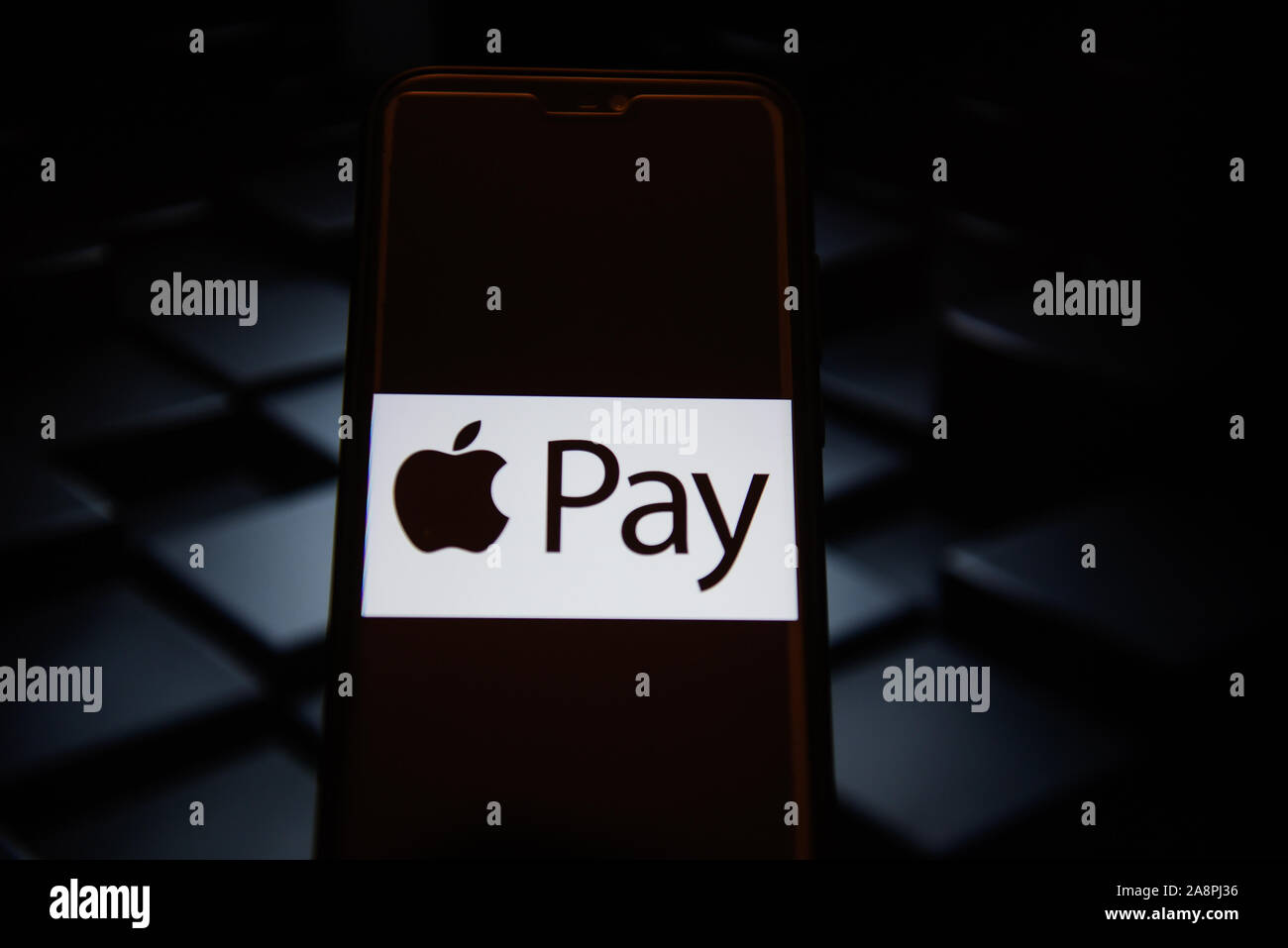Dans cette photo illustration un Apple payer logo affiché sur un smartphone. Banque D'Images