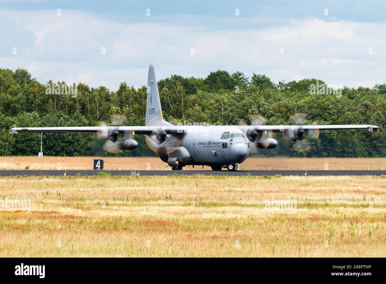 Un Lockheed C-130H Hercules les avions de transport militaire de la Force aérienne néerlandaise. Banque D'Images