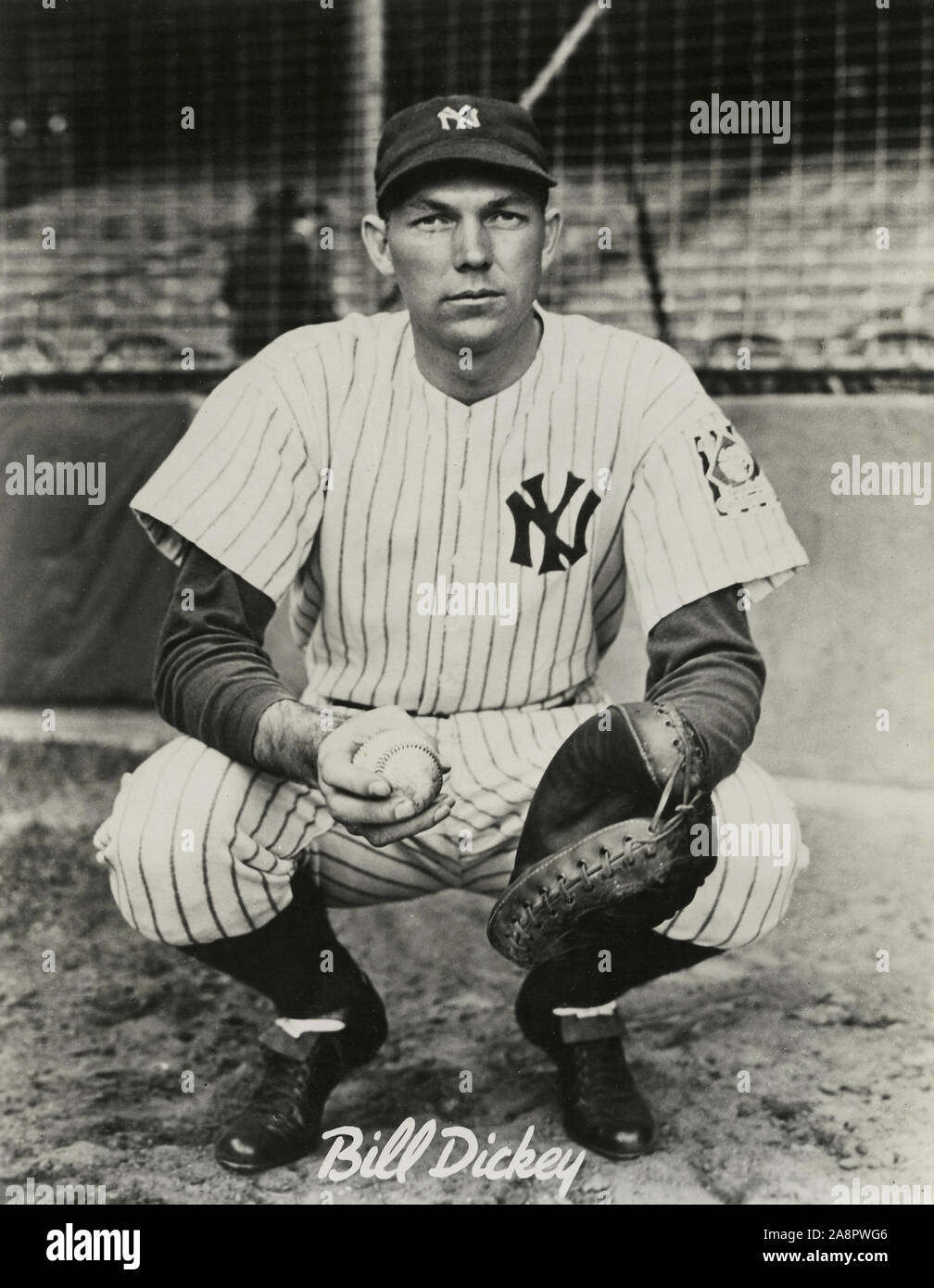 Vintage photo en noir et blanc du Hall of Fame Bill Dickey, joueur de baseball qui a joué et gérés avec les Yankees de New York dans les années 1930 et 1040's. Banque D'Images