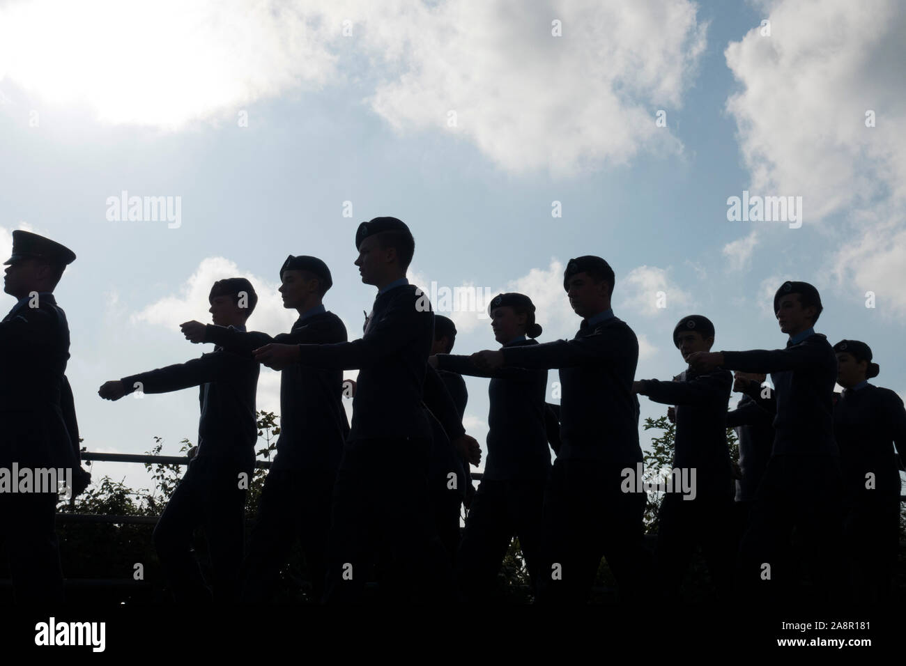 Silhouette of Soldiers marching Banque D'Images