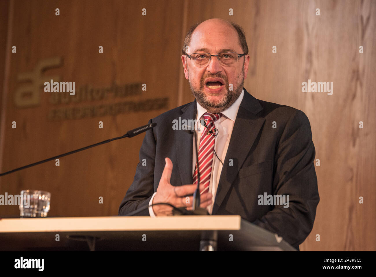 Martin Schulz parlant en 2017 pendant la campagne pour devenir chancelier de l'Allemagne. Banque D'Images