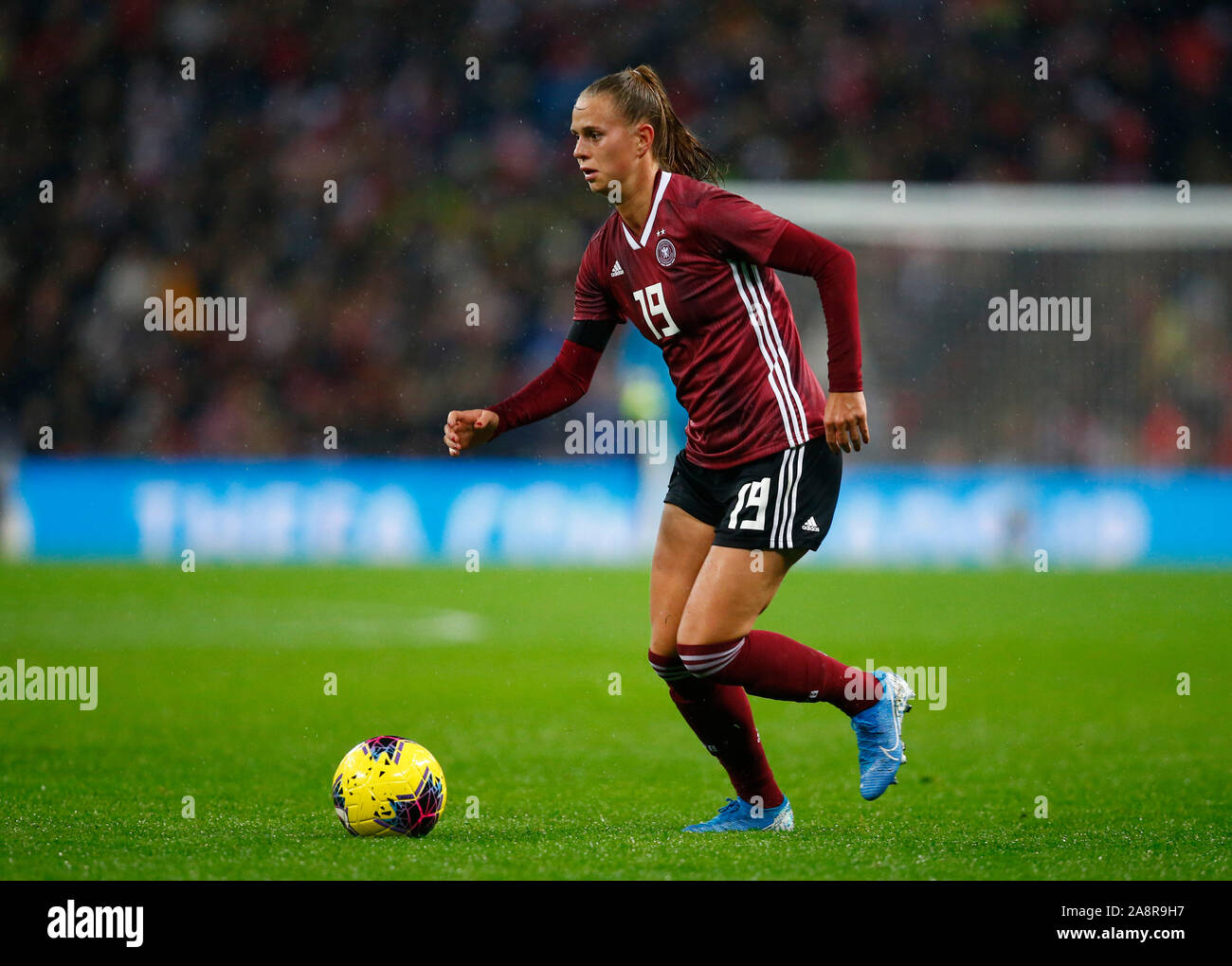 Londres, Angleterre. 09 novembre : Klara Buhl de l'Allemagne au cours de Women's International match amical entre l'Angleterre et l'Allemagne Les femmes Les femmes au stade de Wembley Banque D'Images Londres, Angleterre. 09 novembre : Klara Buhl de l'Allemagne au cours de Women's International match amical entre l'Angleterre et l'Allemagne Les femmes Les femmes au stade de Wembley Banque D'Images