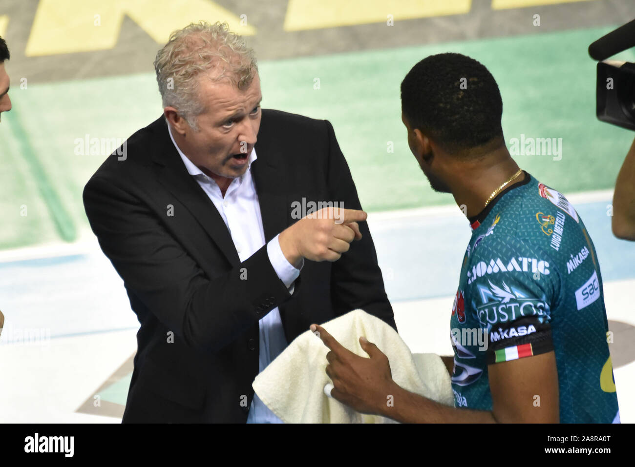 Vital heynen ,sir allenatore conad sécurité Pérouse) avec Leon venero wilfredo ,sir safety pérouse conad) au cours Cucine Lube Civitanova vs Sir Safety Co Banque D'Images