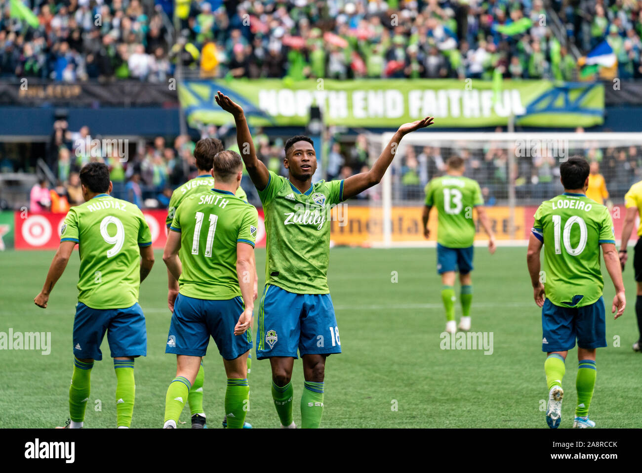 Seattle, USA. 10 Nov, 2019. Kelvin Leerdam (18) célébrer après avoir marqué le premier but de la finale de la Coupe MLS contre le Toronto FC. Crédit : Ben Nichols/Alamy Live News Banque D'Images